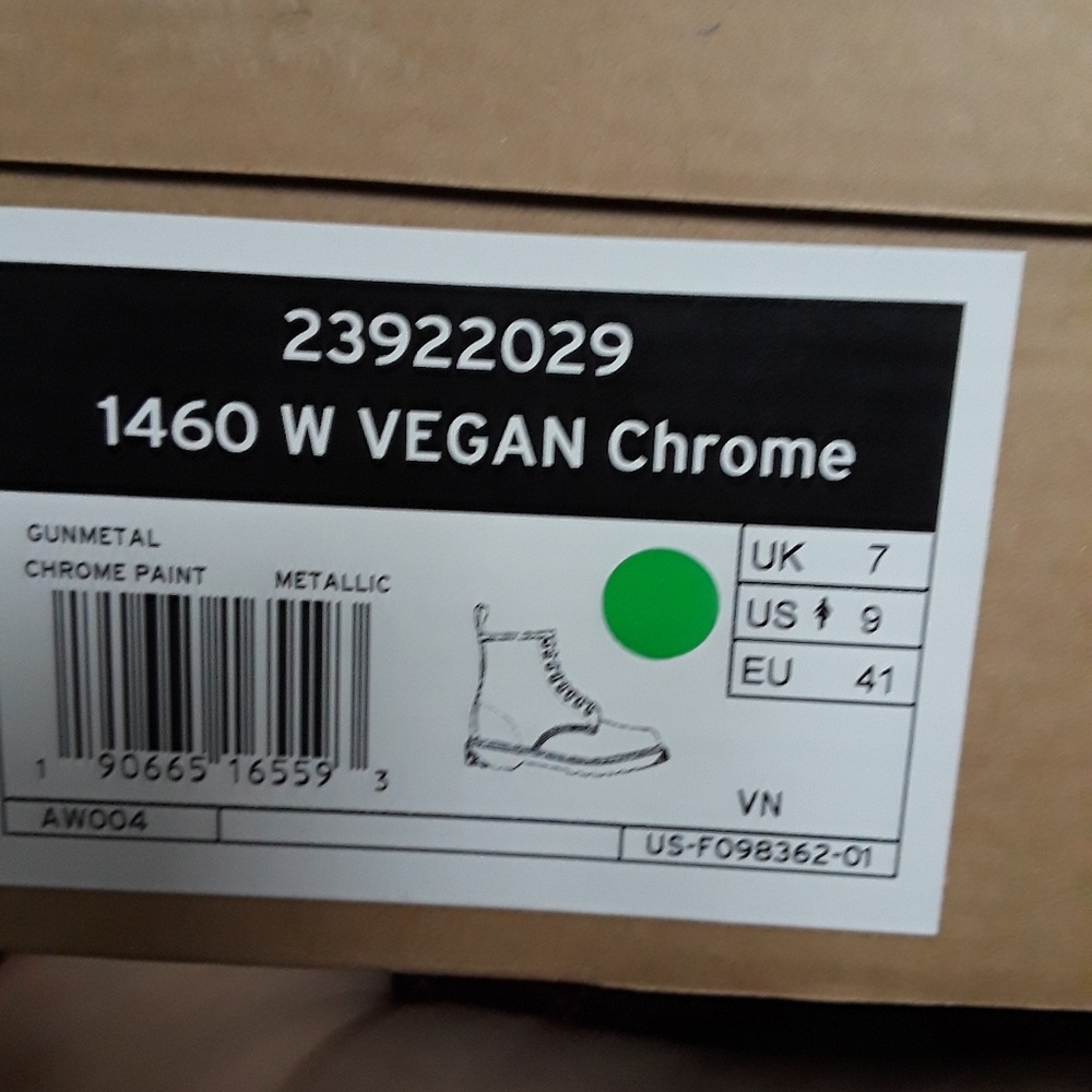 Dr. Martens Air Wair Vegan Chrome metallic boot